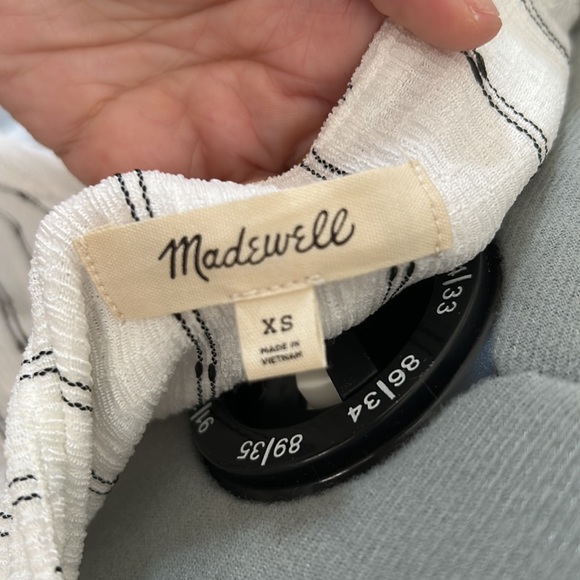 Madewell Blouse with Puff Sleeves - Picture 5 of 6